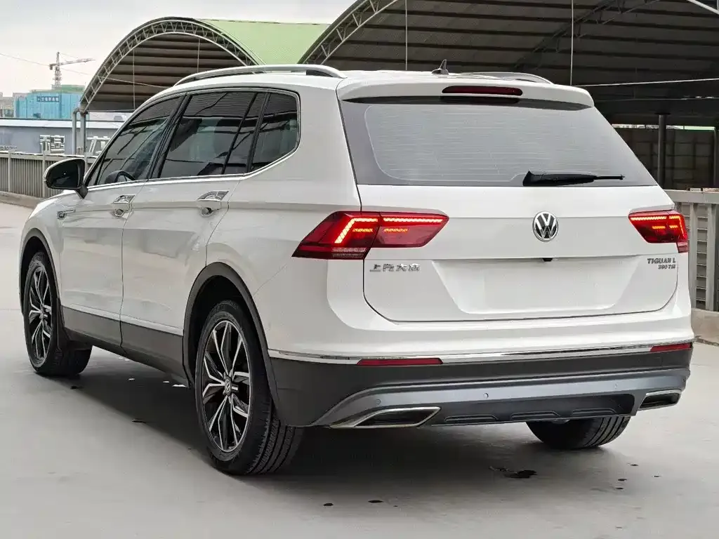 Volkswagen Tiguan L — фото 4