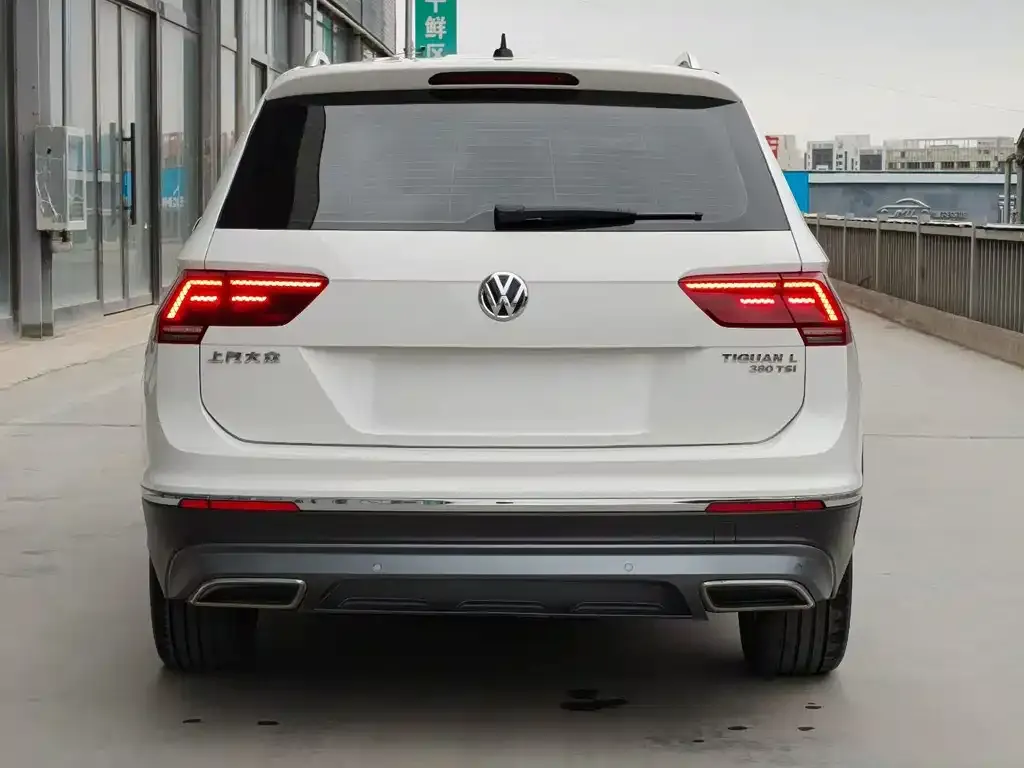Volkswagen Tiguan L — фото 5