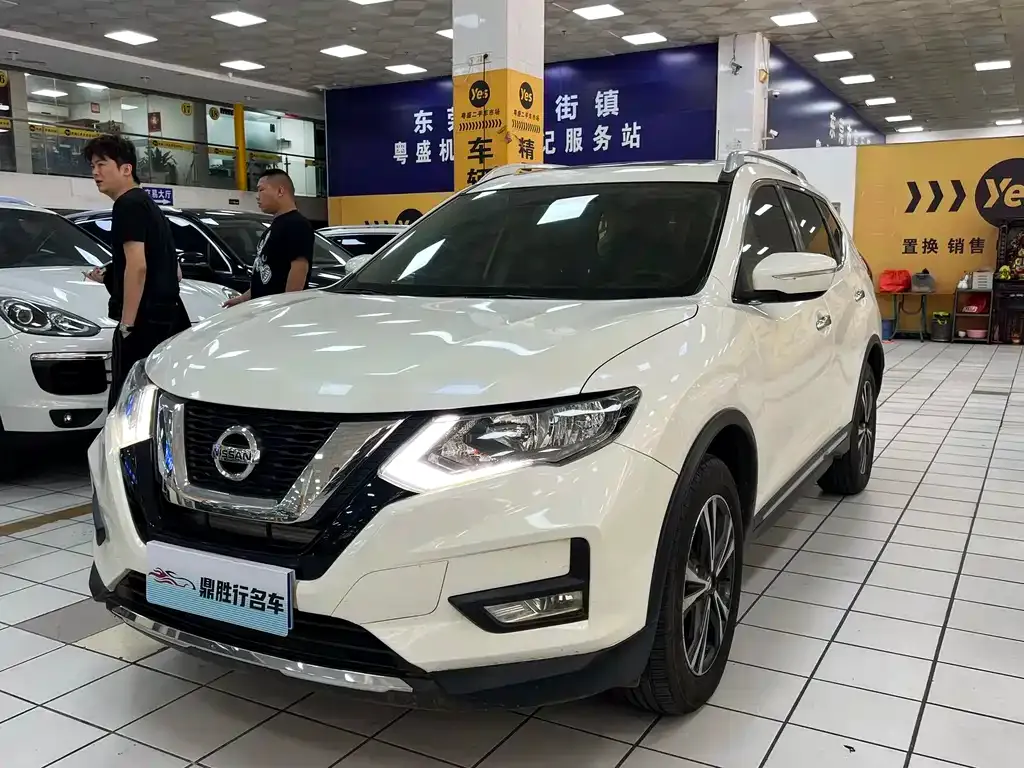 Nissan X-Trail — фото 1