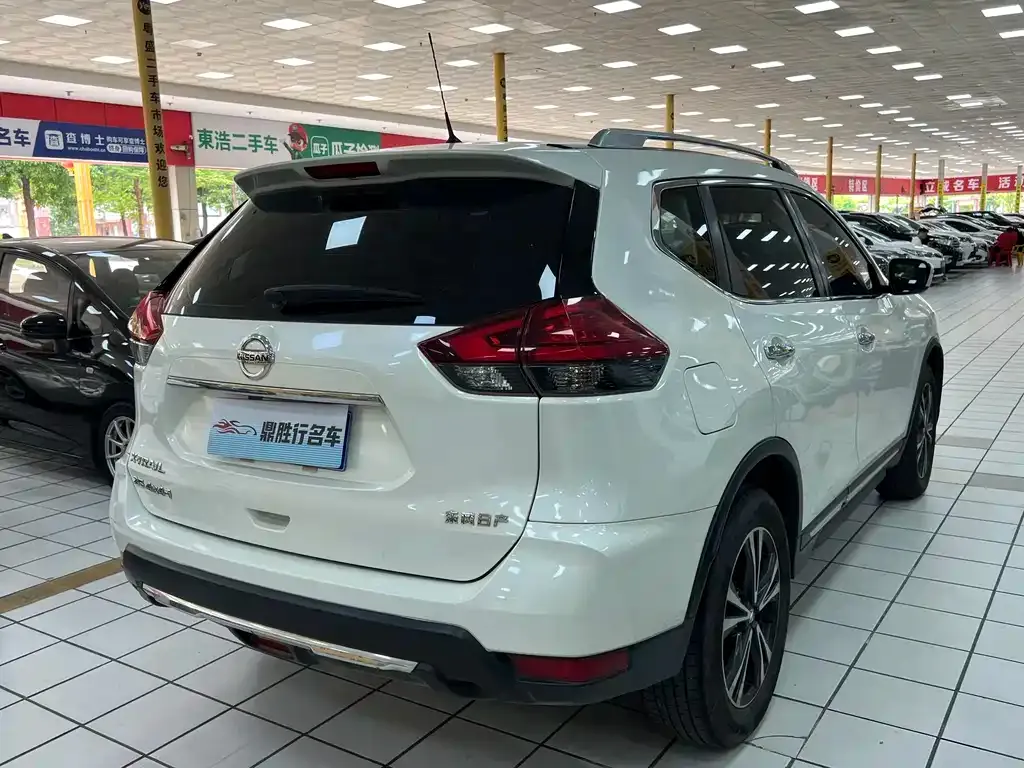 Nissan X-Trail — фото 4