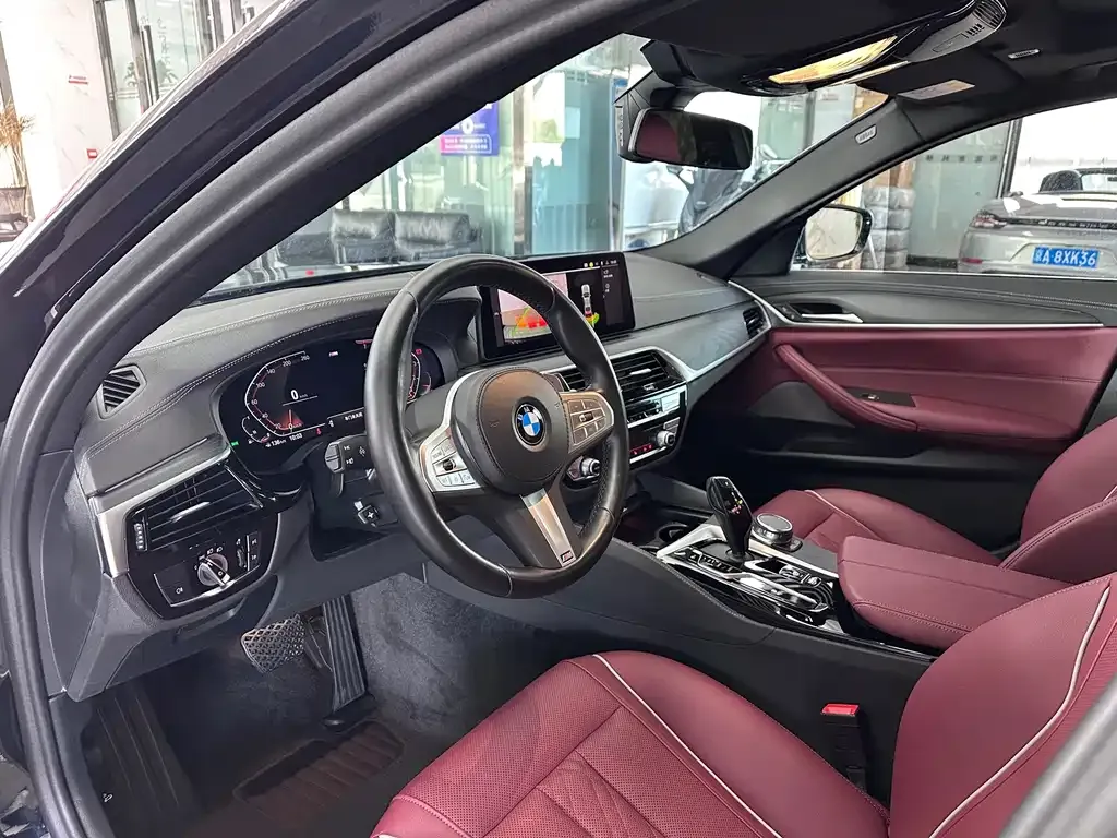 BMW 5 Series — фото 4