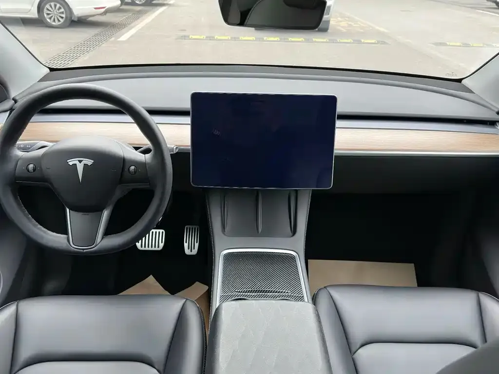 Tesla Model Y — фото 5