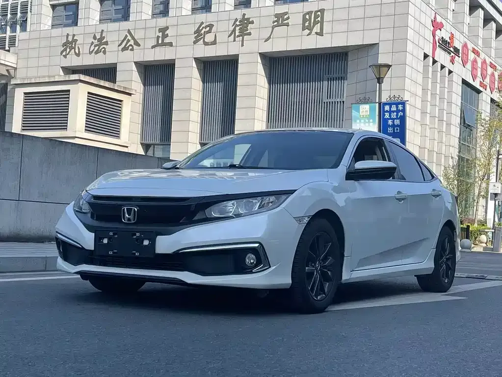 Honda Civic — фото 1