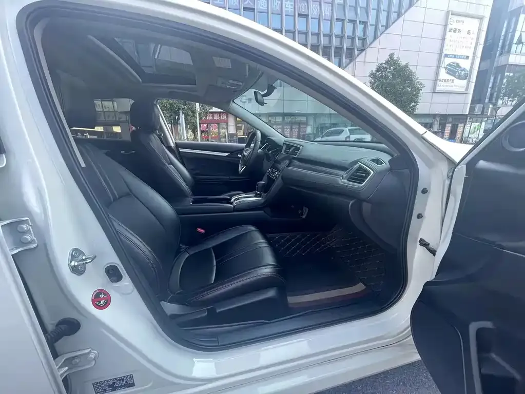 Honda Civic — фото 10