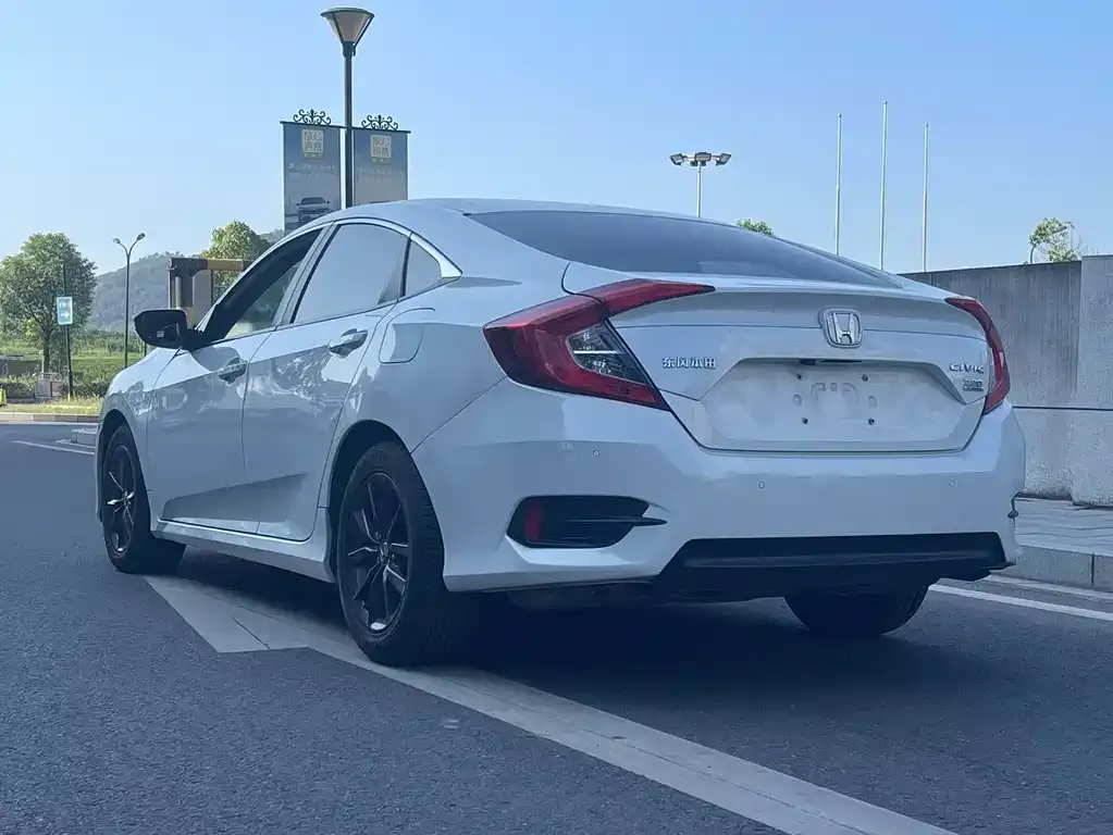 Honda Civic — фото 4