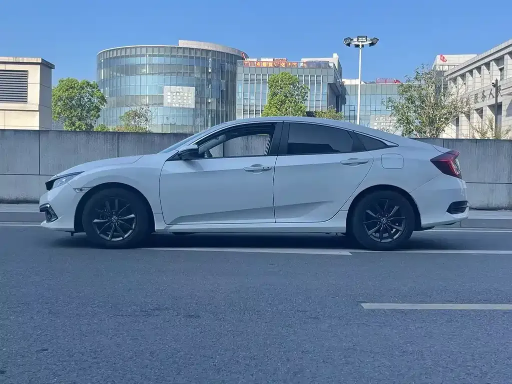 Honda Civic — фото 5