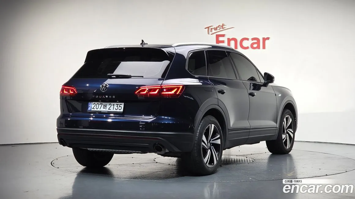 Volkswagen Touareg 2023 из KR, фото 2