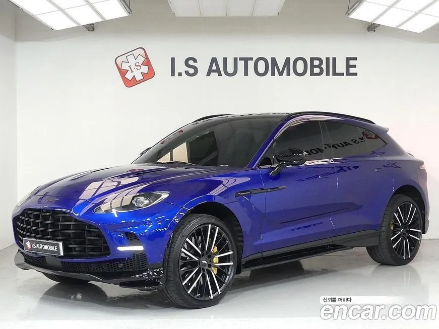 Aston Martin DBX — фото 1