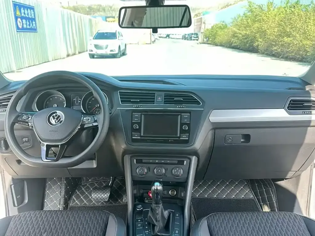 Volkswagen Tiguan L 2021 из CN, фото 8