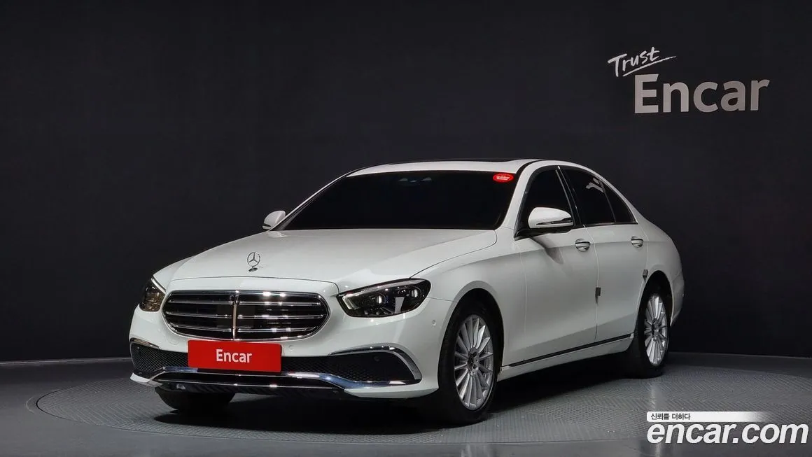 Mercedes-Benz E-Class — фото 1