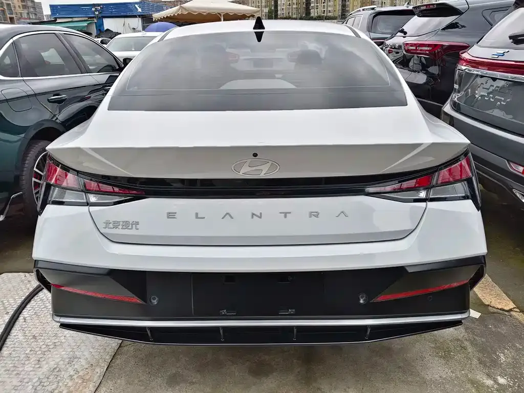 Hyundai Elantra 2023 из CN, фото 8
