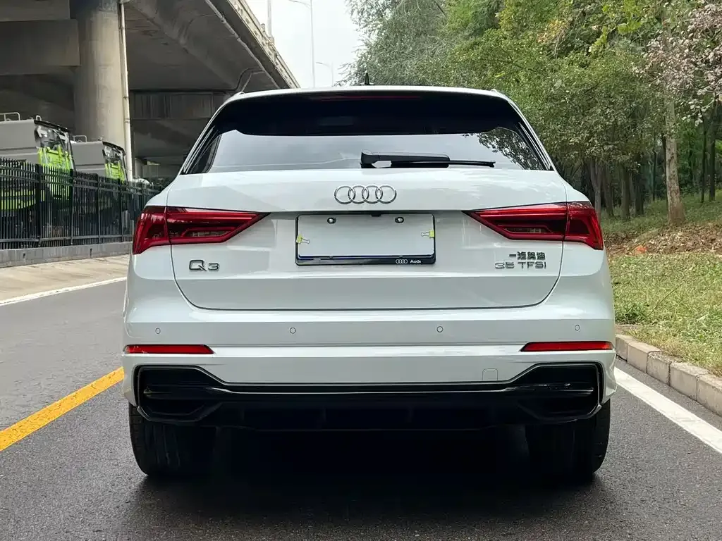 Audi Q3 2023 из CN, фото 8