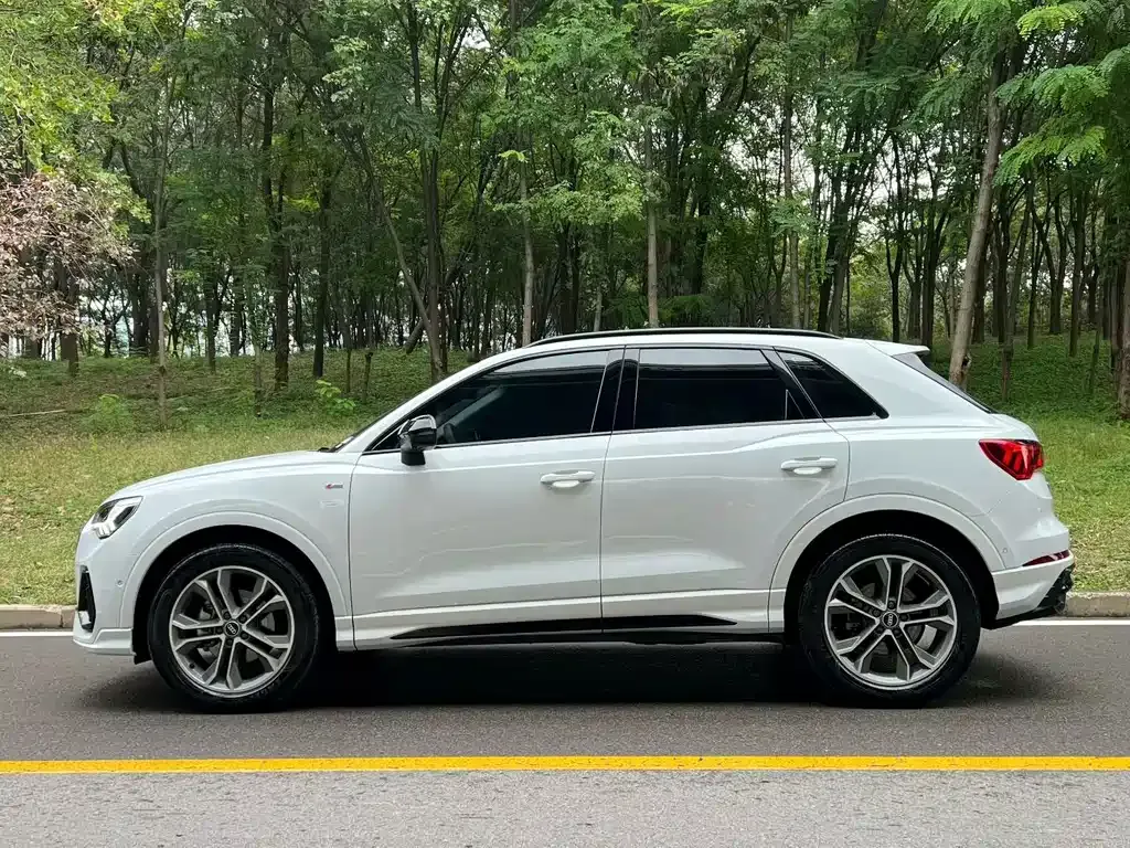 Audi Q3 2023 из CN, фото 9