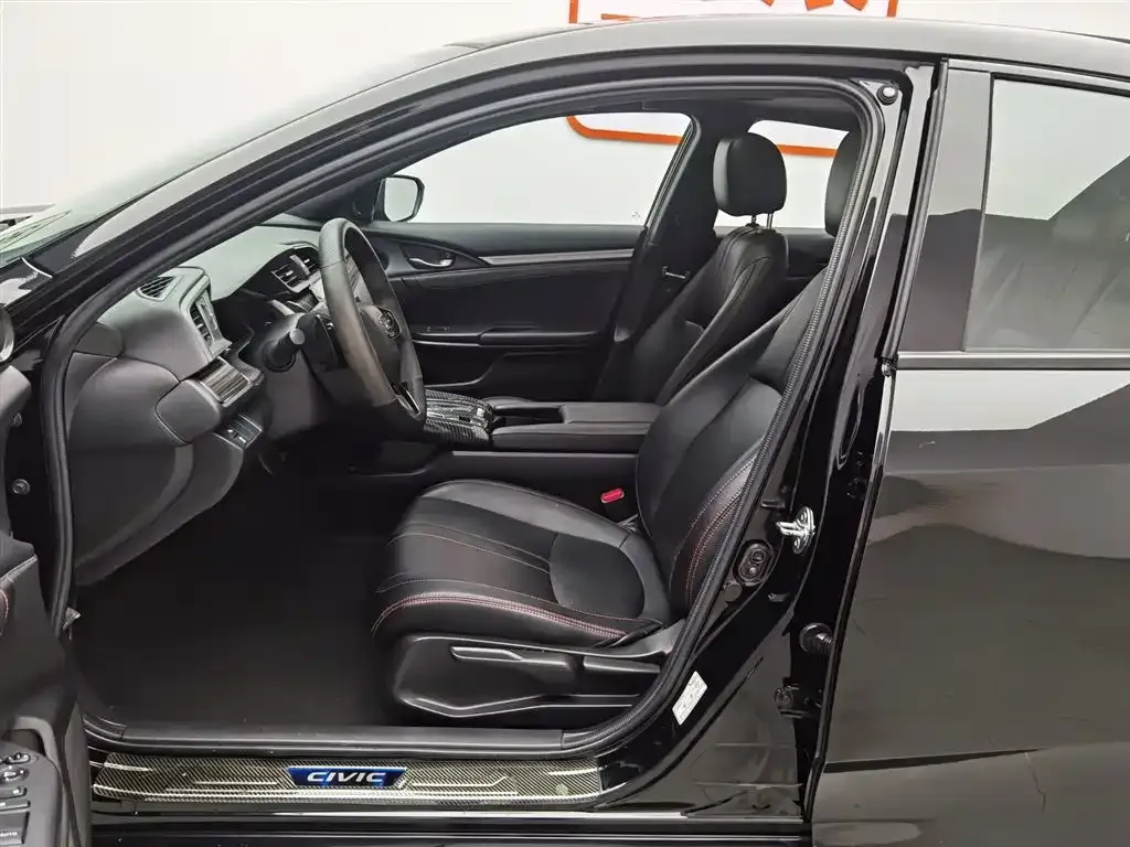 Honda Civic — фото 10