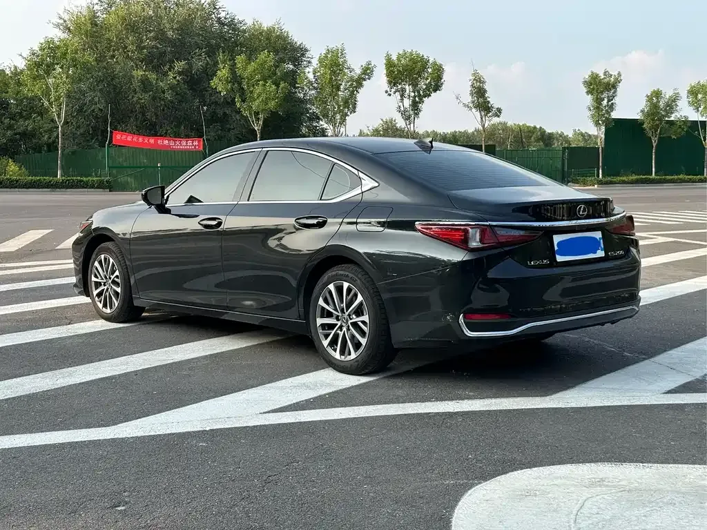 Lexus ES — фото 3