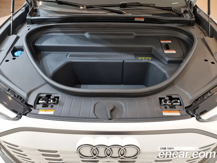Audi Q6 e-tron 2025 из KR, фото 5