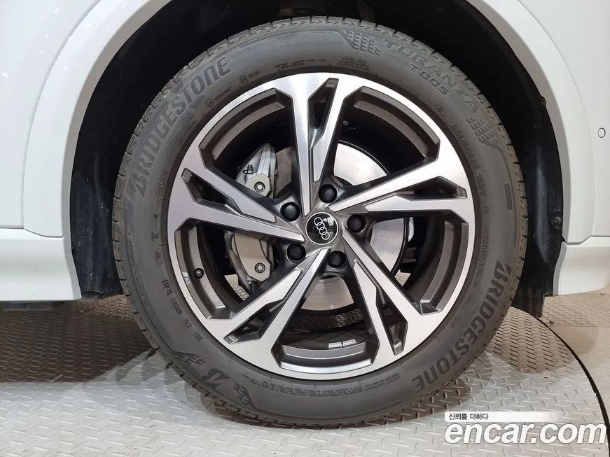 Audi Q6 e-tron 2025 из KR, фото 7
