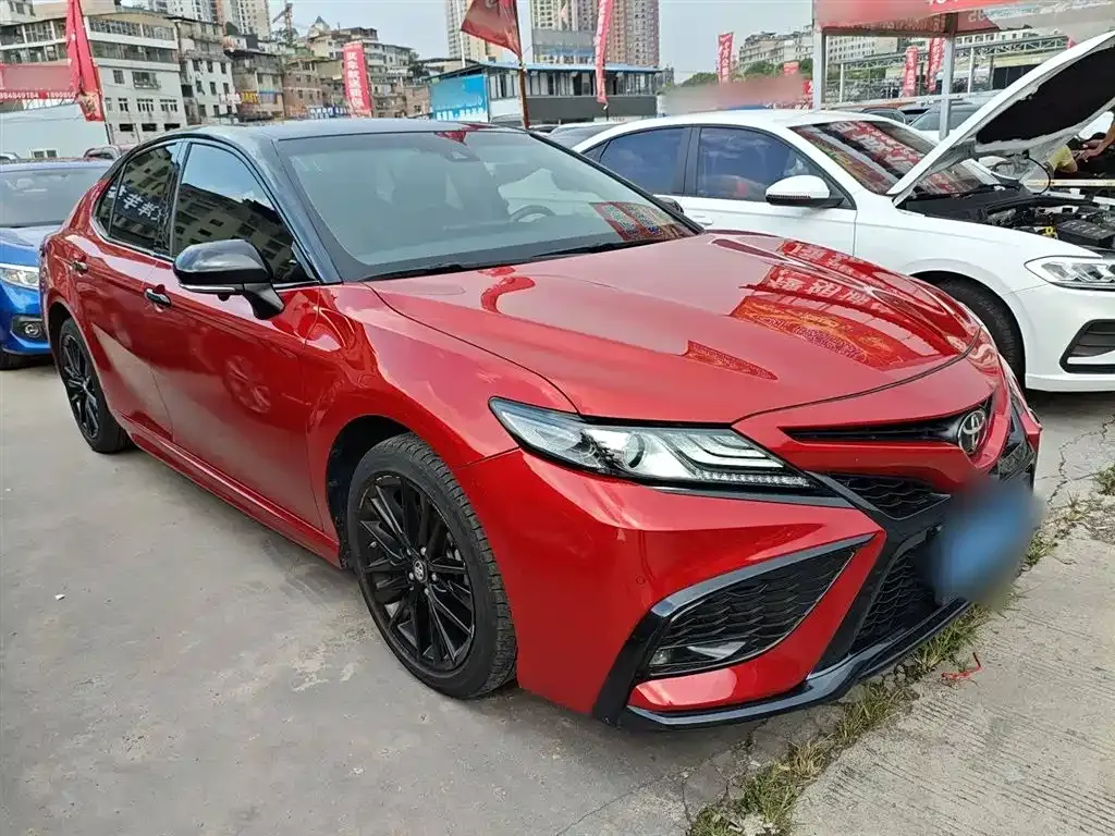 Toyota Camry — фото 4