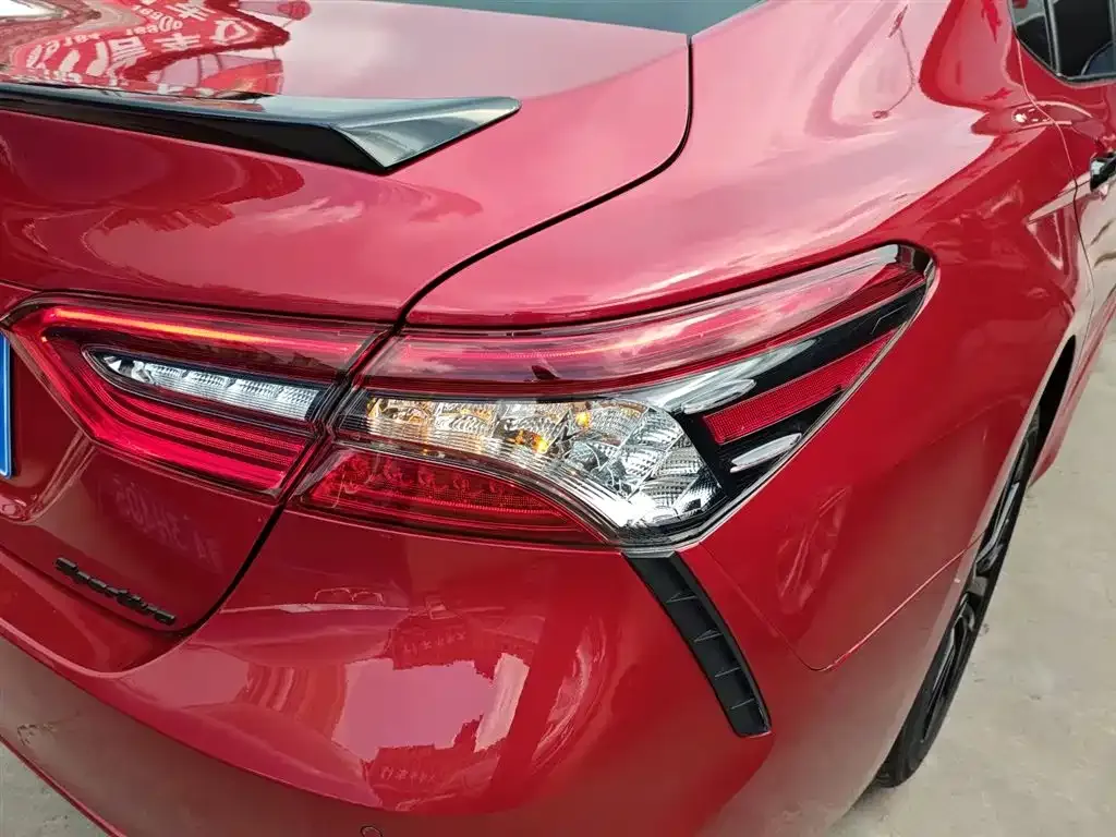 Toyota Camry — фото 8