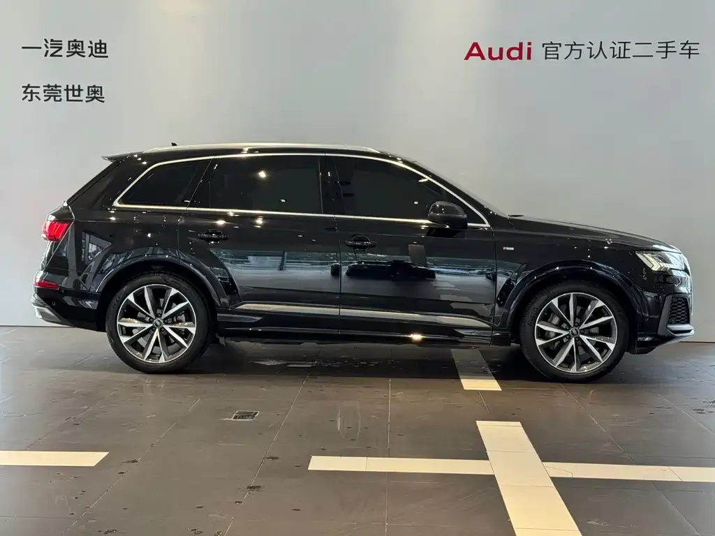 Audi Q7 2023 из CN, фото 3