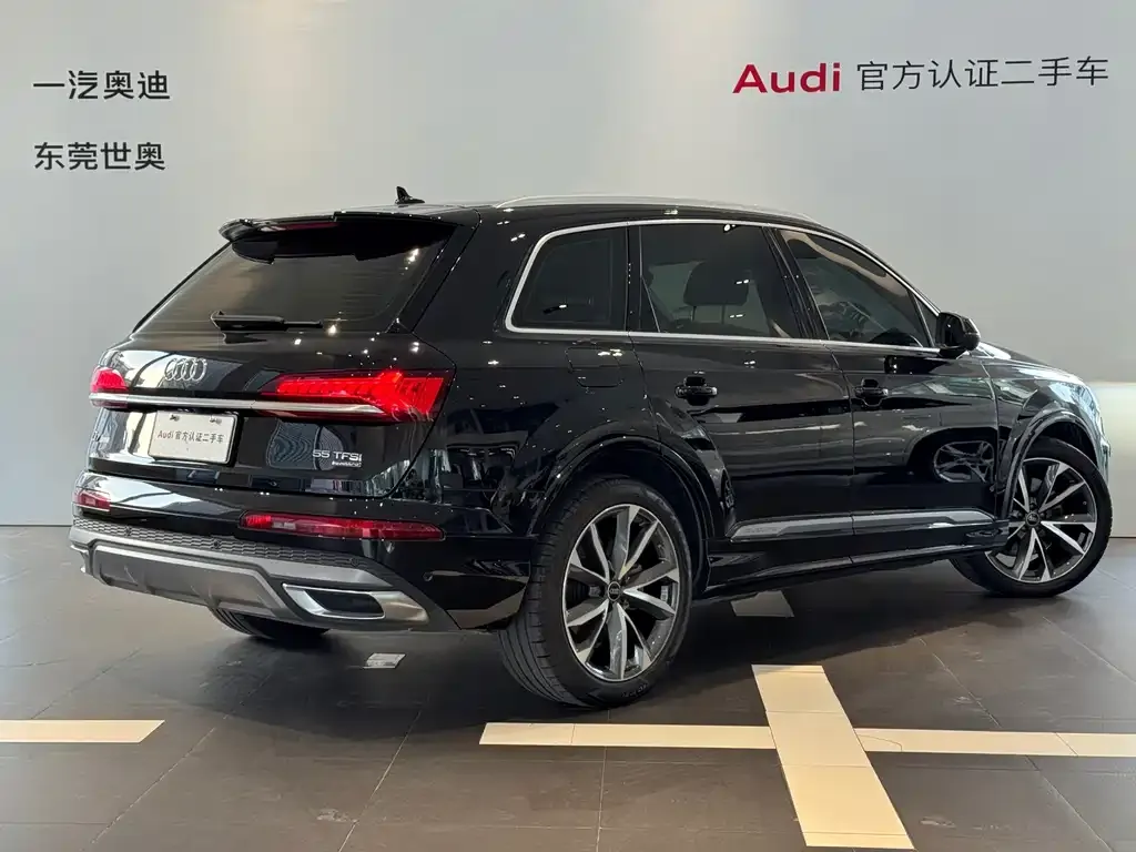 Audi Q7 2023 из CN, фото 5