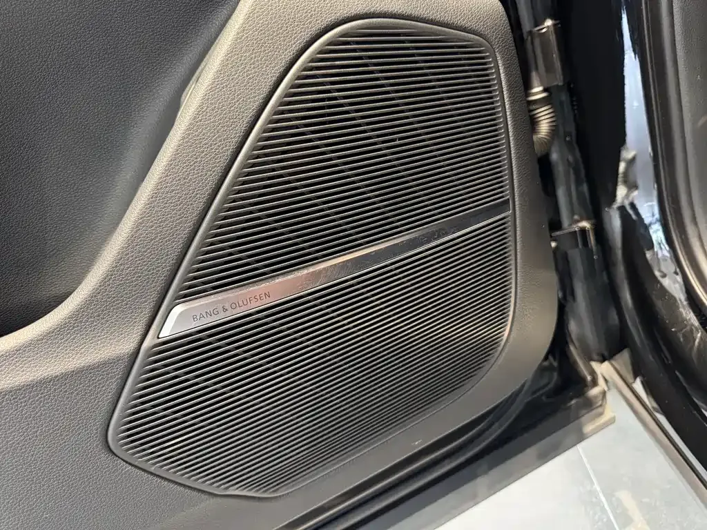 Audi Q7 2023 из CN, фото 8