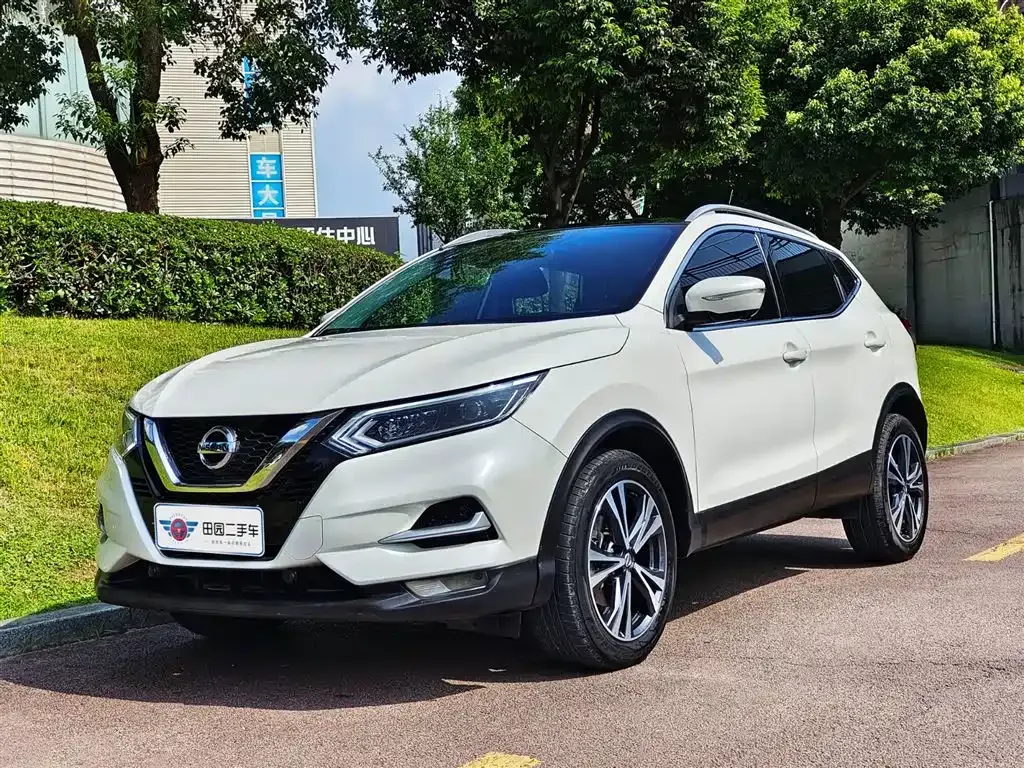 Nissan Qashqai — фото 1