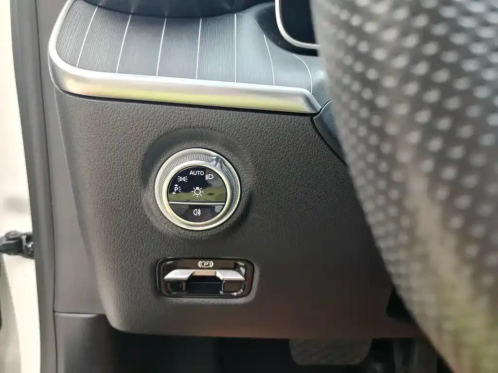 [object Object] C-Class 2023 из CN, фото 5