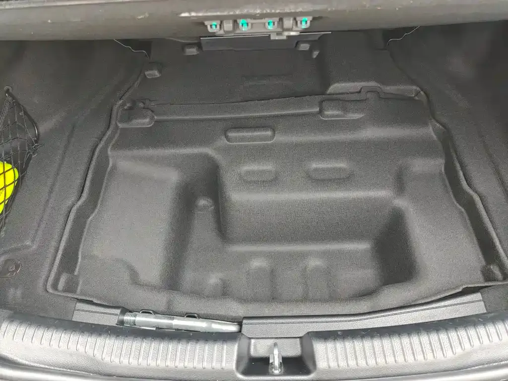 [object Object] C-Class 2023 из CN, фото 7