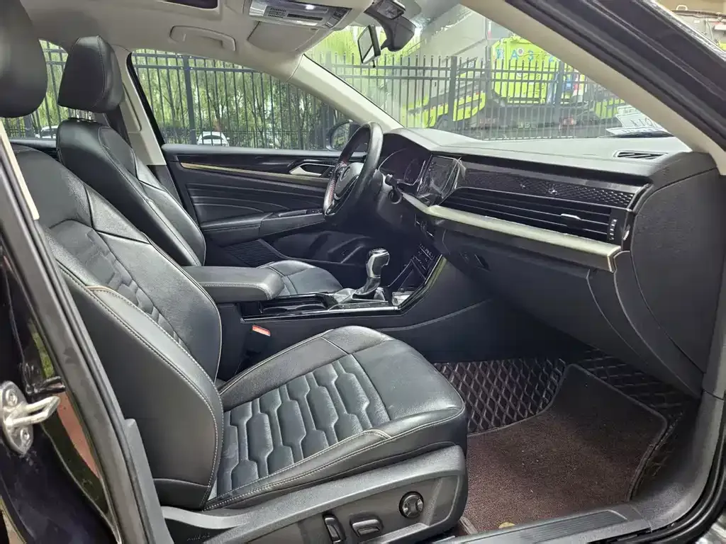 Volkswagen Passat 2021 из CN, фото 8