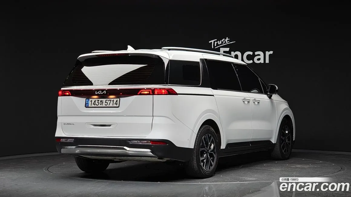 Kia Carnival — фото 2