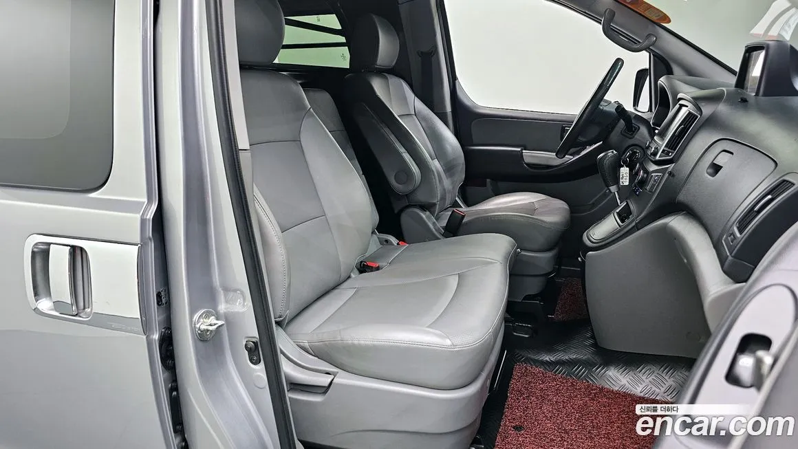 Hyundai Starex — фото 10