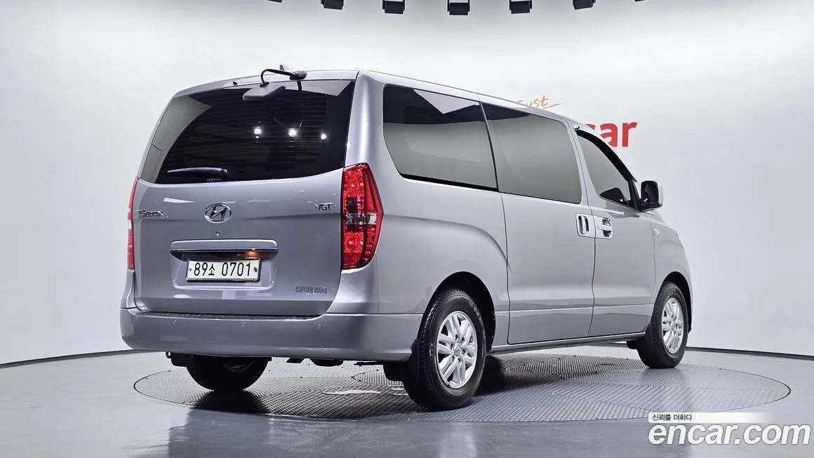 Hyundai Starex — фото 2
