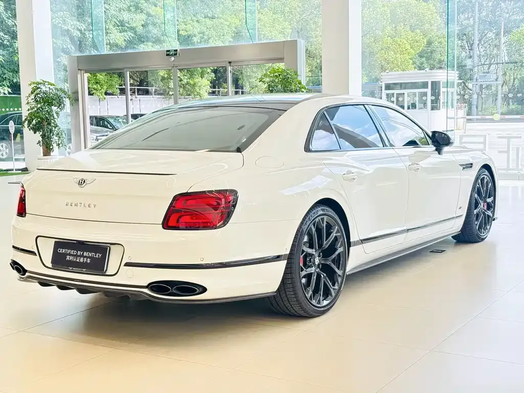 Bentley Flying Spur 2024 из CN, фото 5