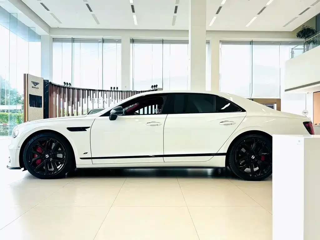 Bentley Flying Spur 2024 из CN, фото 6