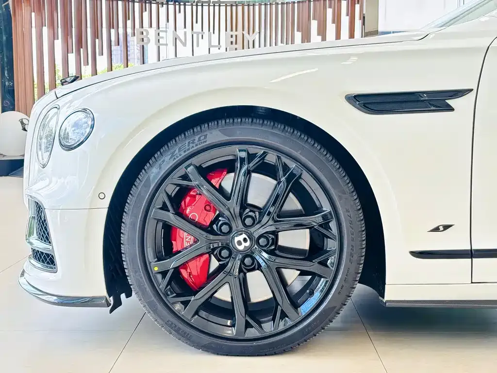 Bentley Flying Spur 2024 из CN, фото 7