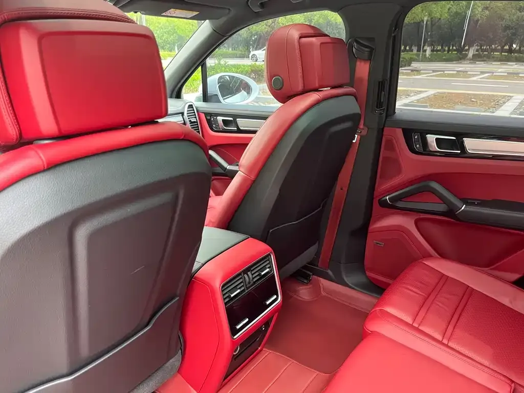 Porsche Cayenne — фото 6