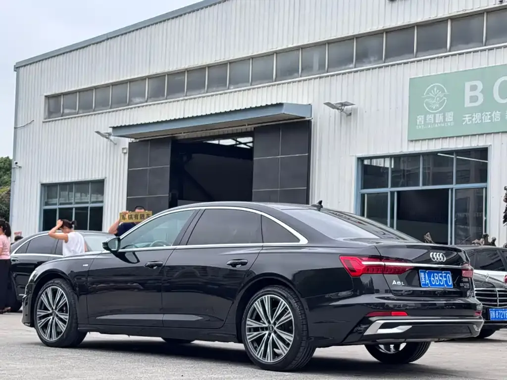 Audi A6L — фото 7