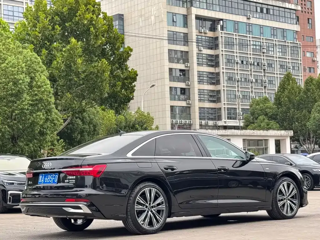 Audi A6L — фото 9
