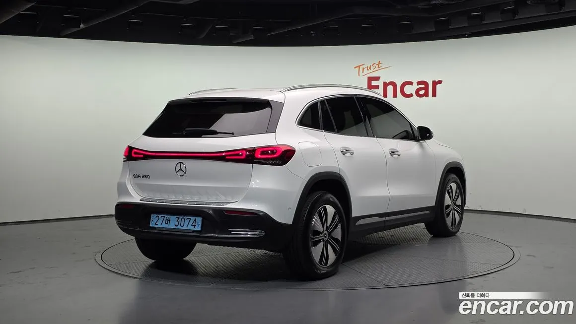 Mercedes-Benz EQA — фото 2