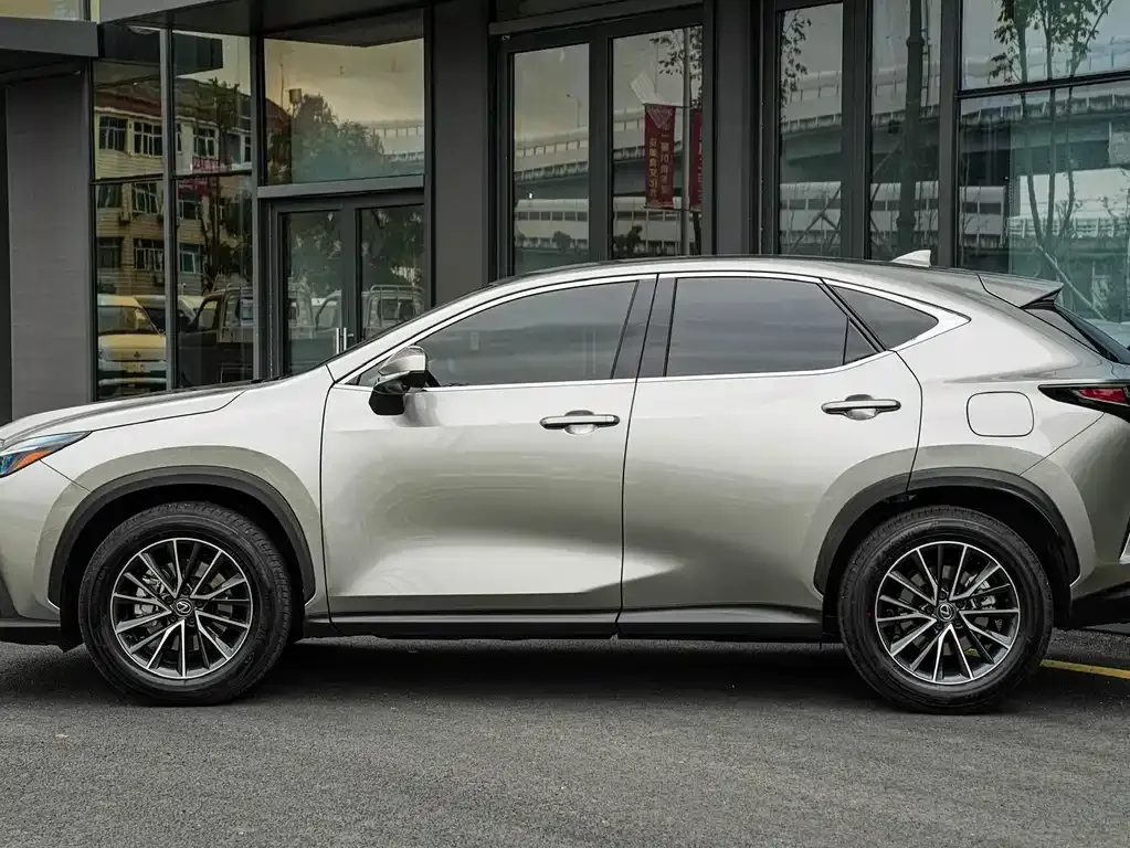 Lexus NX — фото 7