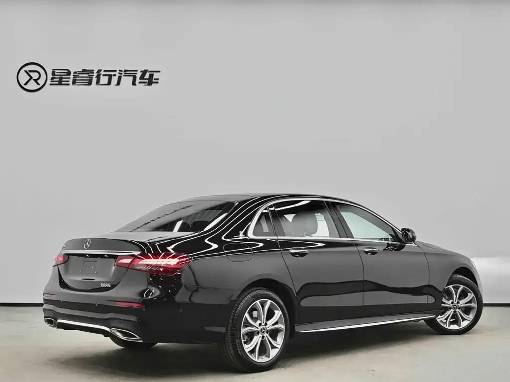 Mercedes-Benz E-Class — фото 5