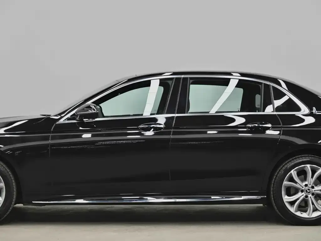 Mercedes-Benz E-Class — фото 6