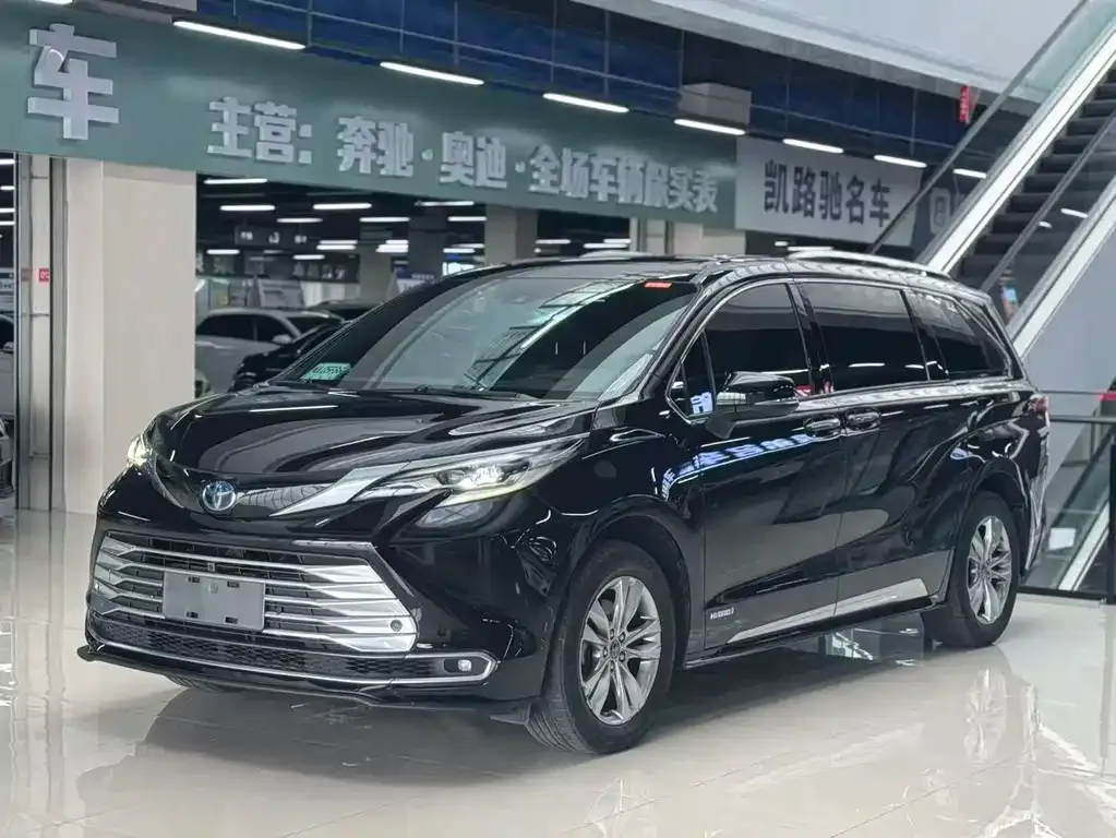 Toyota Sienna 2022 из CN, фото 1