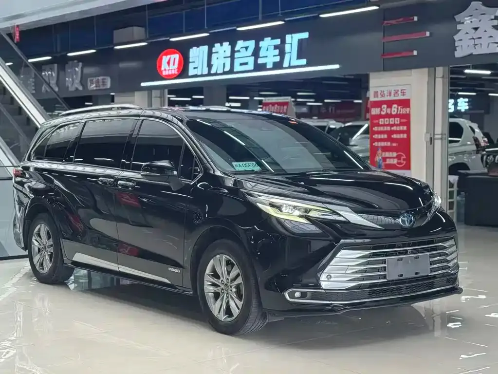 Toyota Sienna 2022 из CN, фото 3