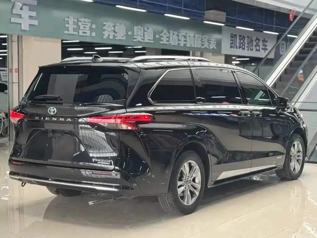 Toyota Sienna 2022 из CN, фото 8