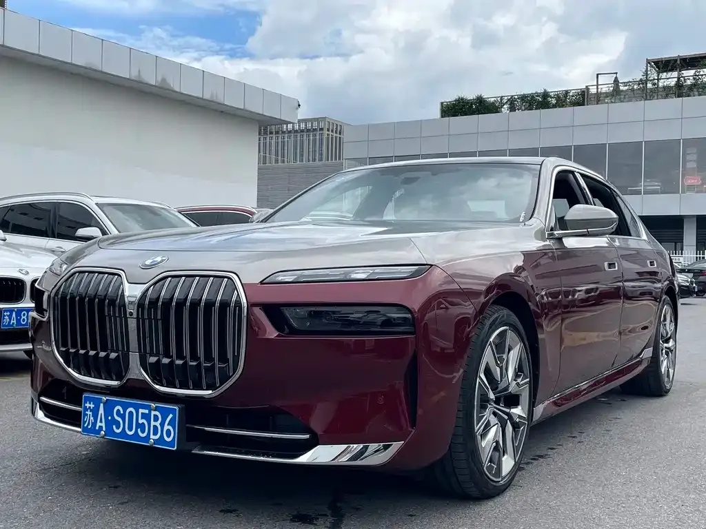 BMW 7 Series 2024 из CN, фото 1