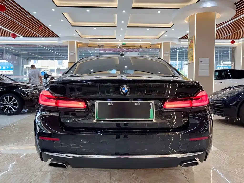 BMW 5 Series New Energy — фото 5