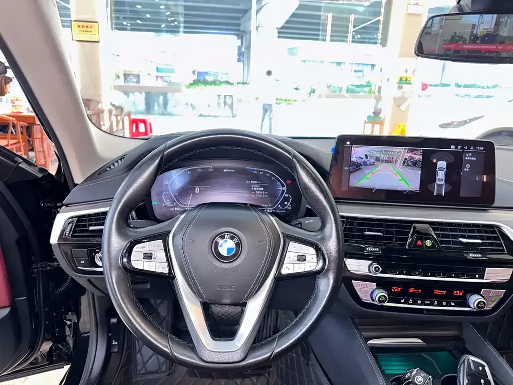 BMW 5 Series New Energy — фото 8