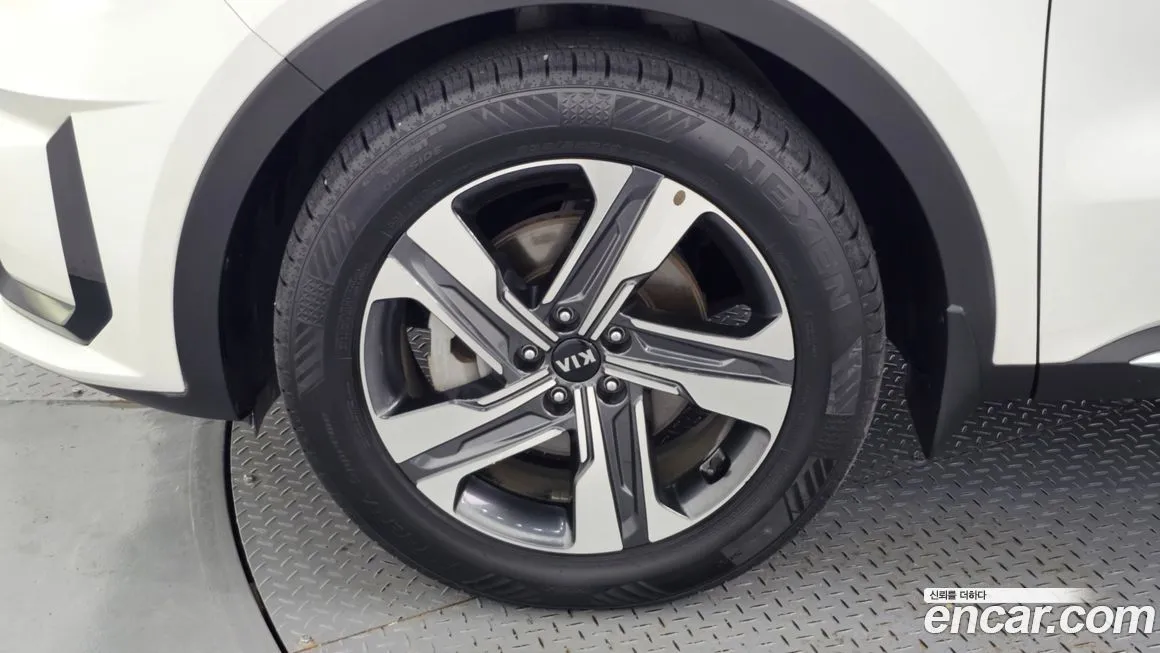 Kia Sorento — фото 5